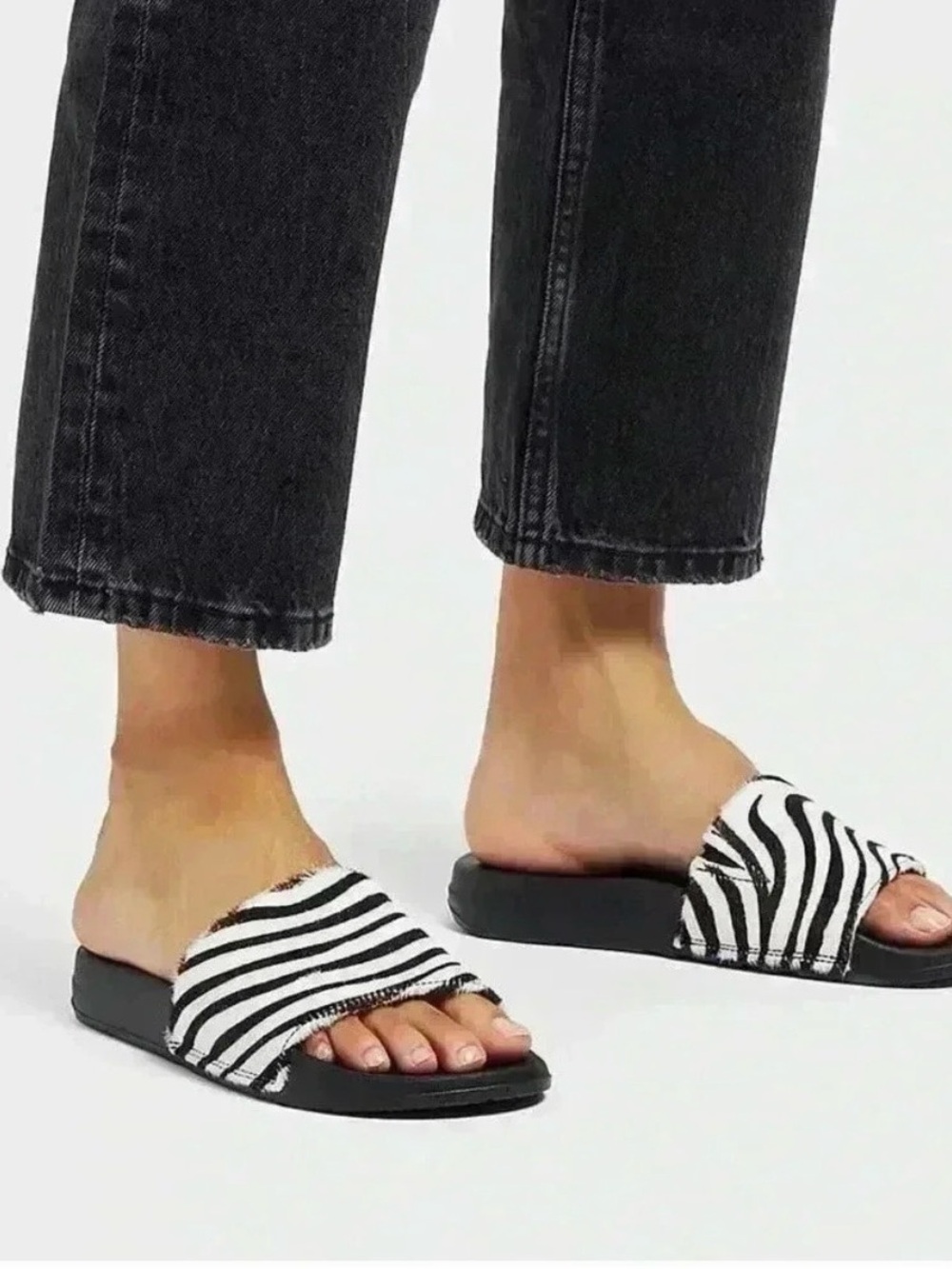 Fitflop Black & White Zebra-Stripe Slide Sandals - Women